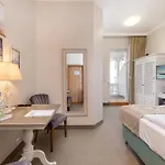 Hotel Strandhotel Zur Promenade 3*