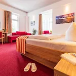 Strandhotel Zur Promenade Hotel 3*