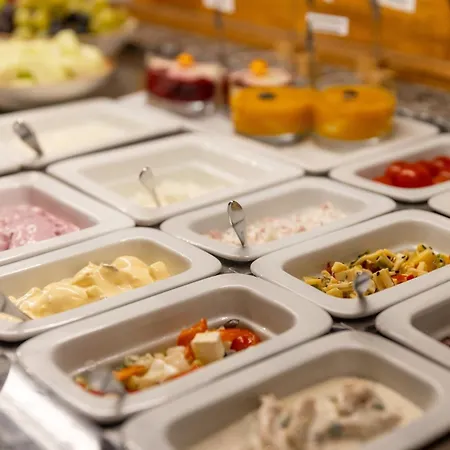 Отель Strandhotel Zur Promenade Остзебад Бинц