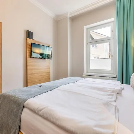 Strandhotel Zur Promenade 3*