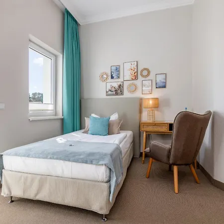 Strandhotel Zur Promenade Отель 3*