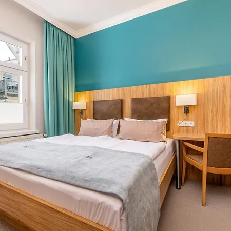 Отель Strandhotel Zur Promenade 3*