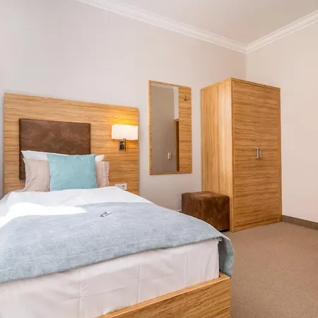 Отель Strandhotel Zur Promenade