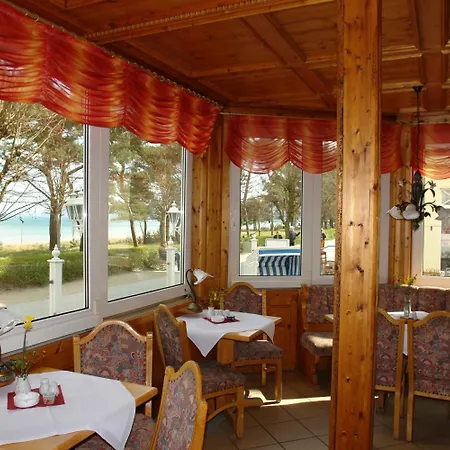 Strandhotel Zur Promenade 3*