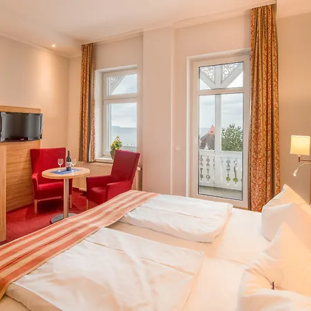 Strandhotel Zur Promenade 3*